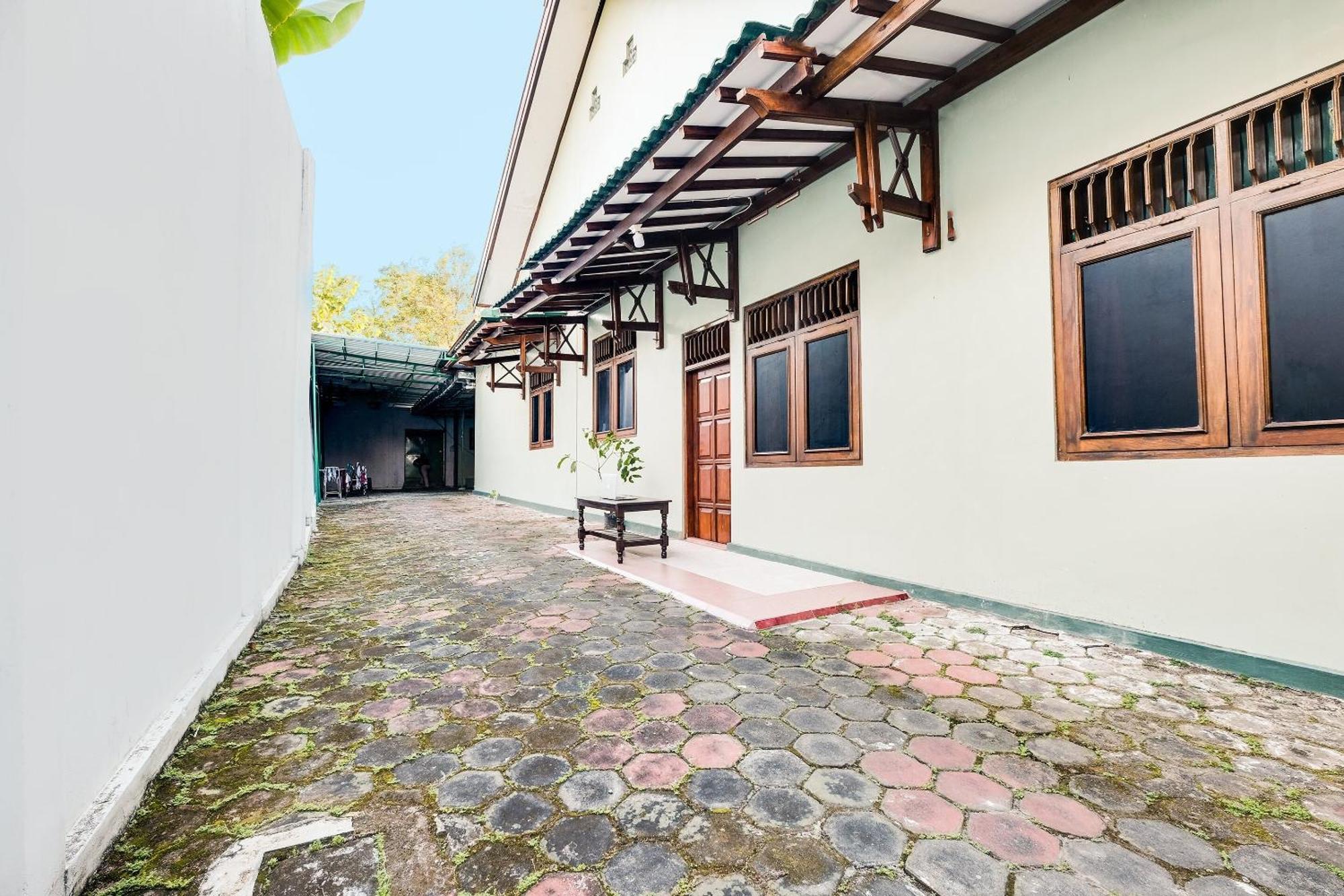 Spot On 92068 Pudja Kesuma Homestay Syariah Yogyakarta Pedes ภายนอก รูปภาพ